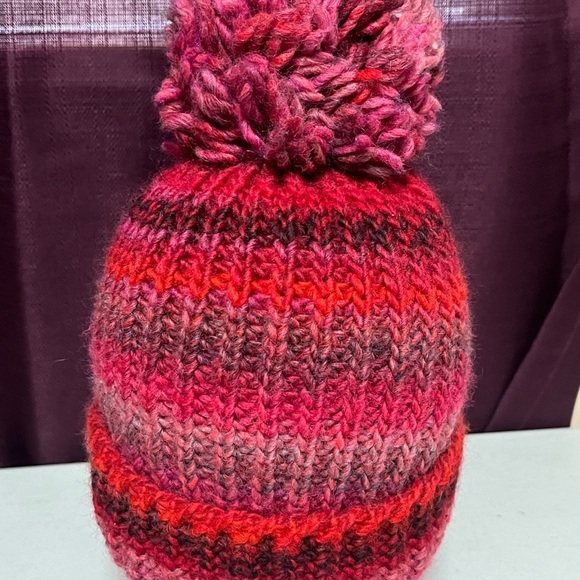 Dillard’s Wool Blend Made In Italy Winter Beanie Hat - Picture 3 of 5